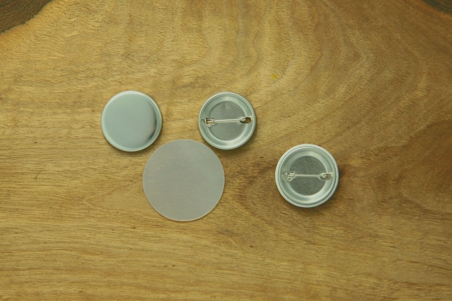 komponenty pro výrobu - placek se špendlíkem 32mm